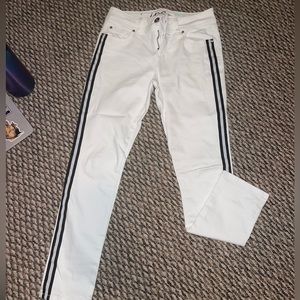 Skinny jeans with stripe detail